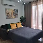 Apartment Private Minutes To Sliema Malta, 2 Ac's, Netflix *