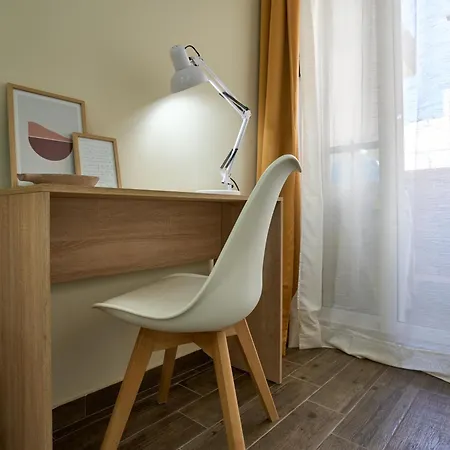Апартаменты Private Apartment Minutes On Foot To Sliema Malta, 2 Ac'S & Large Tvs