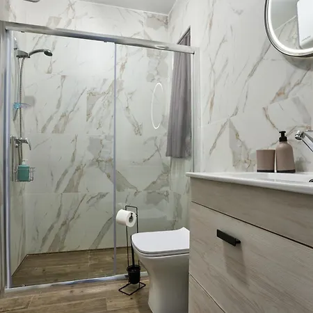 Private Apartment Minutes On Foot To Sliema Malta, 2 Ac'S & Large Tvs Gzira