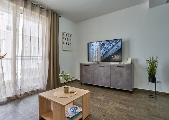Private Minutes To Sliema Malta, 2 Ac's, Netflix