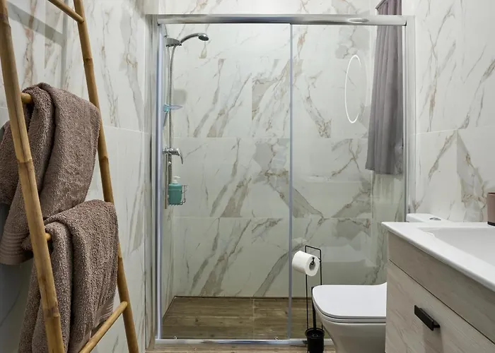 Apartment Private Minutes To Sliema Malta, 2 Ac's, Netflix